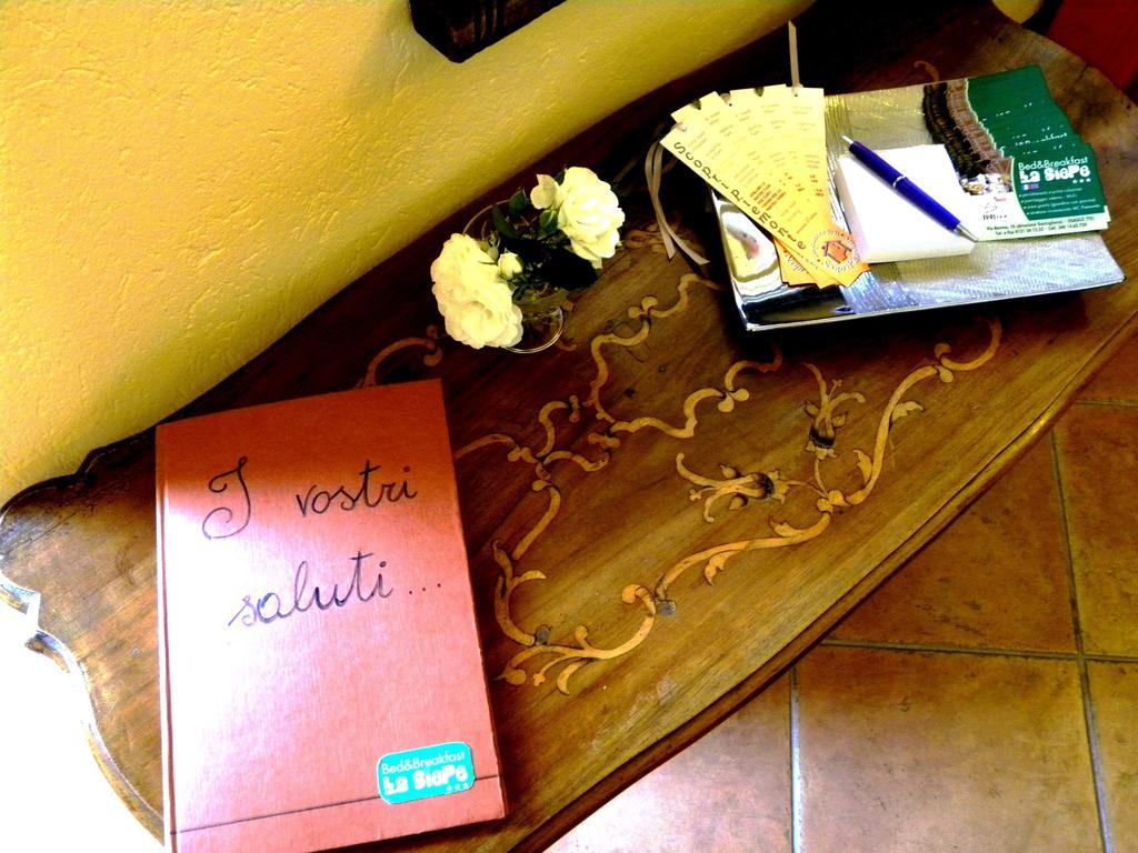 Bed&Breakfast La Siepe ピネローロ エクステリア 写真