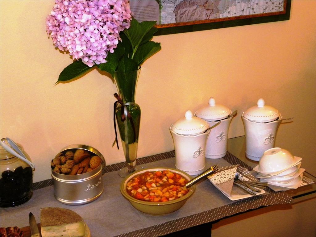 Bed&Breakfast La Siepe ピネローロ エクステリア 写真